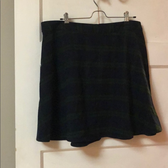 Old Navy Dresses & Skirts - Old Navy Mid Thigh Plaid Skirt Old Navy Dresses & Skirts - Old Navy Mid Thigh Plaid Skirt